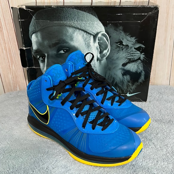 Nike Other - Nike Lebron 8 V/2 ‘Entourage’ - sz12
